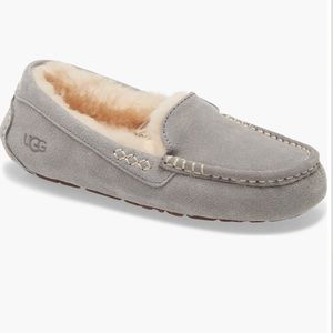 🆕 NWT 🆕 UGG Ansley Slipper - Light Grey - Size 6